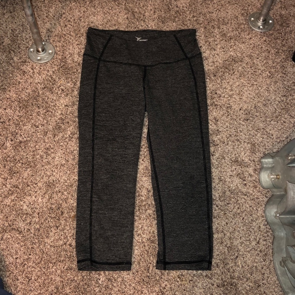 old navy cropped leggings